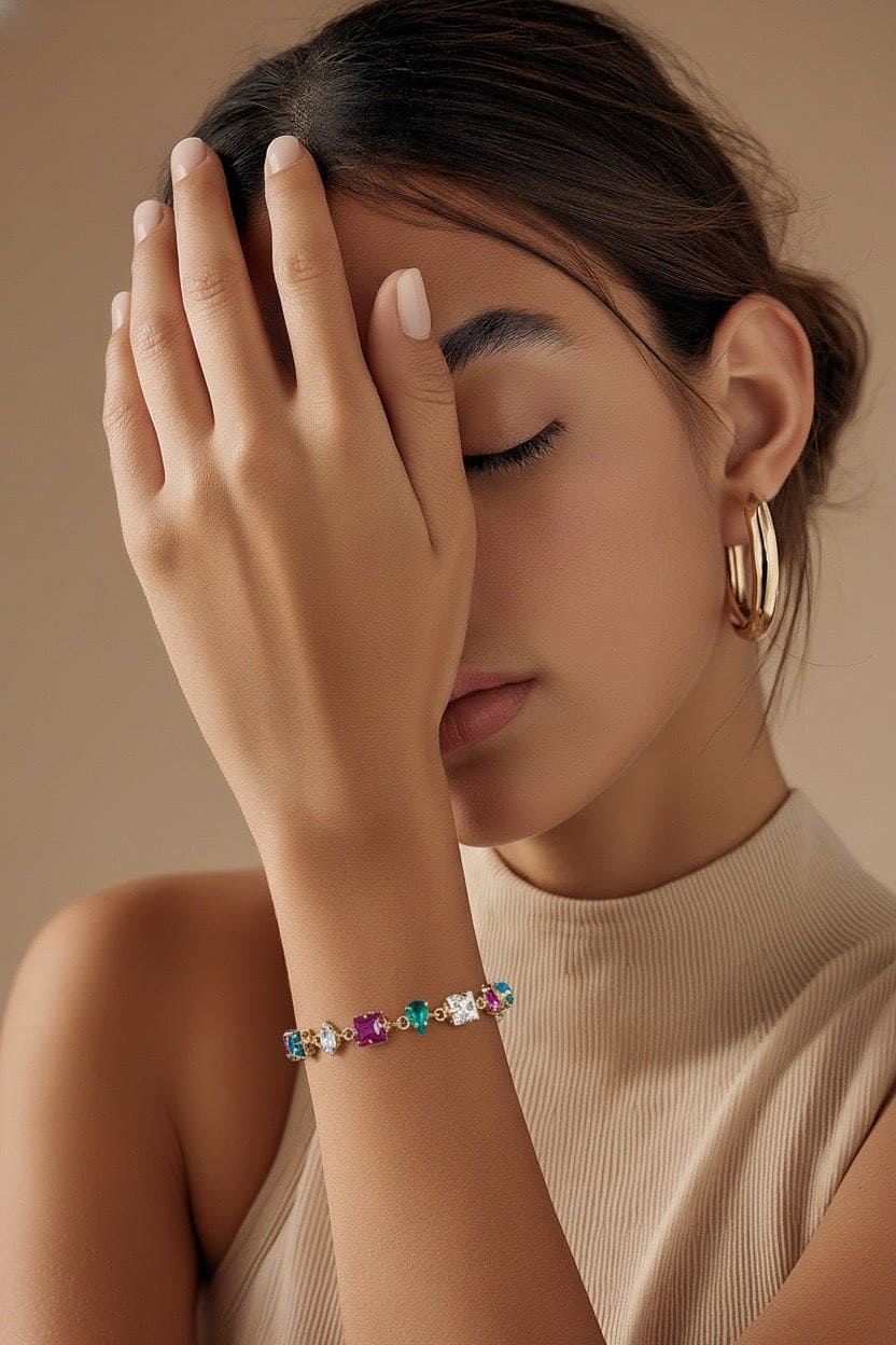 Blossom armband fuchsia gold met Swarovski kristallen in goud - handgemaakte statement armband met roze stenen