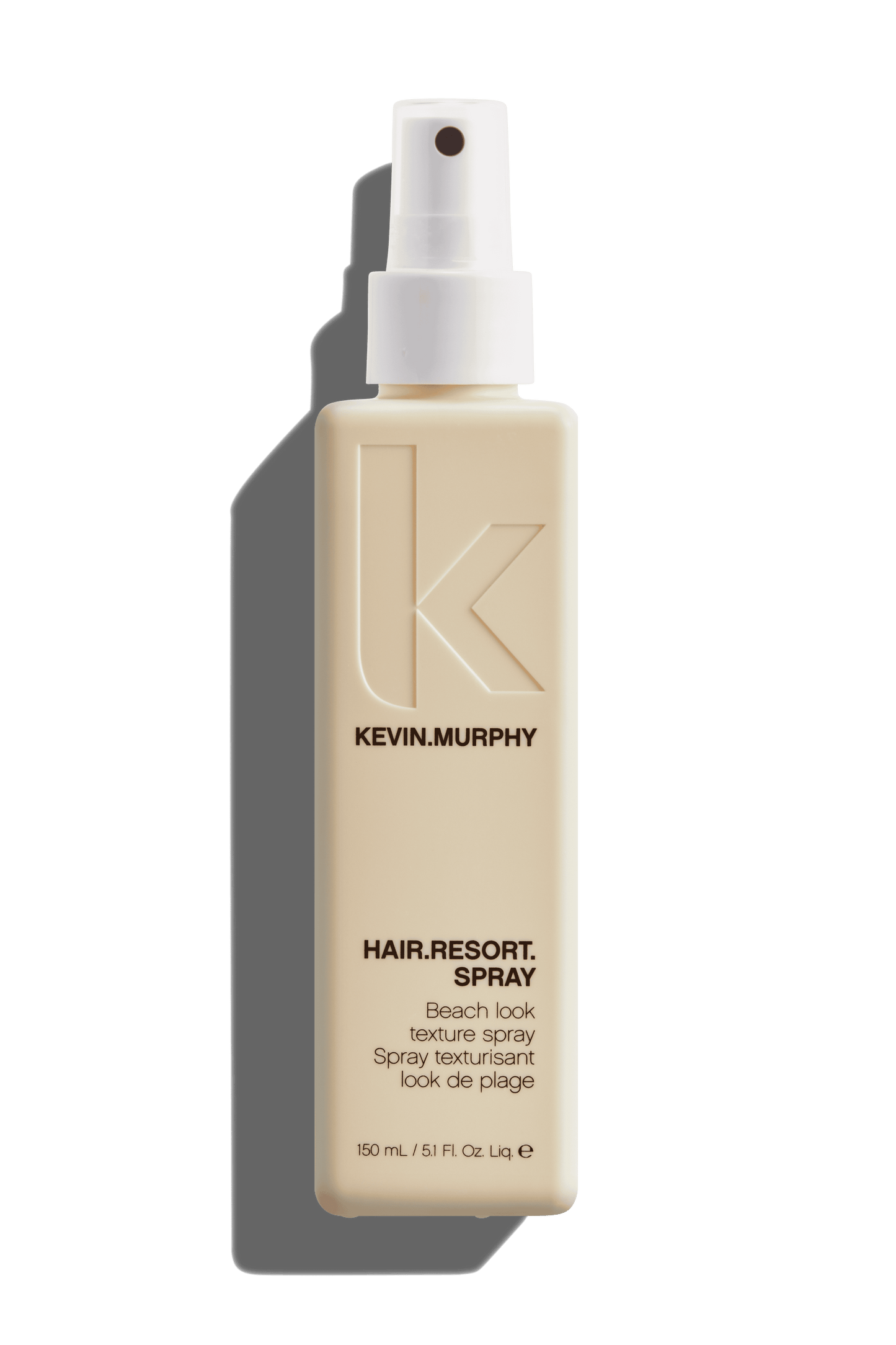 HAIR.RESORT.SPRAY is een styling en finishing spray. Creëer “a day at the beach” met deze geurende volume spray op basis van Honey, Citrus en Tangerine. Textuur gevende haarlak.