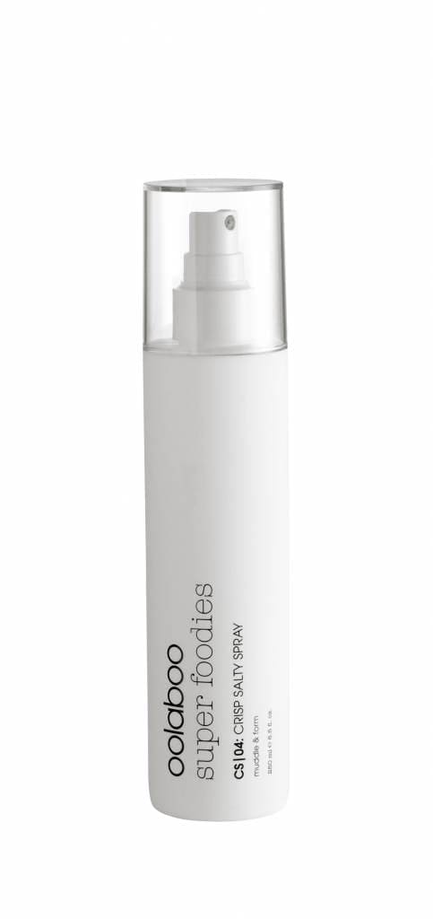 OOLABOO Crisp Salty Spray detail - natuurlijke textuur en grip voor effortless styling
